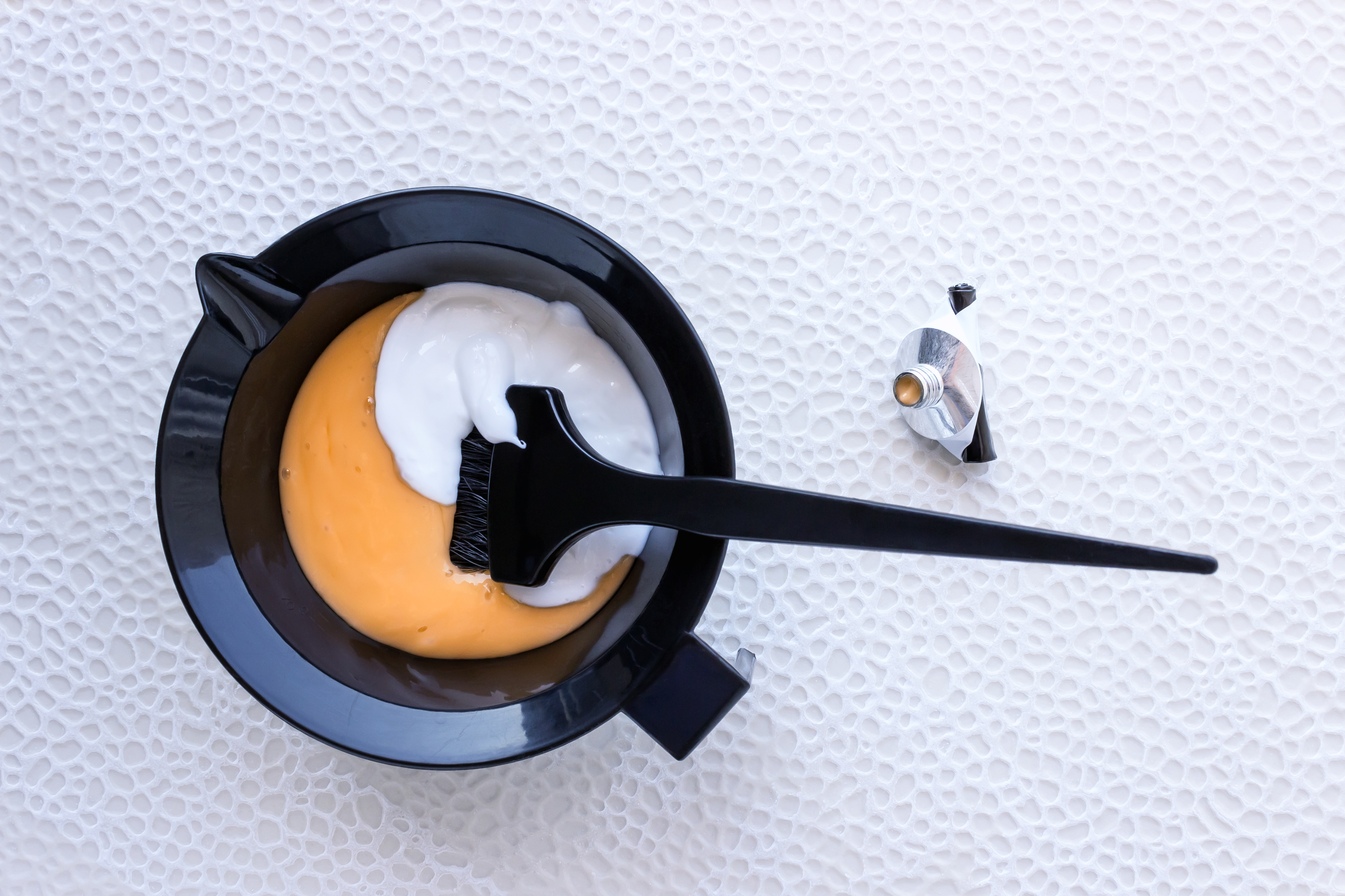 Friseurzubehör und ‎Haarfarben