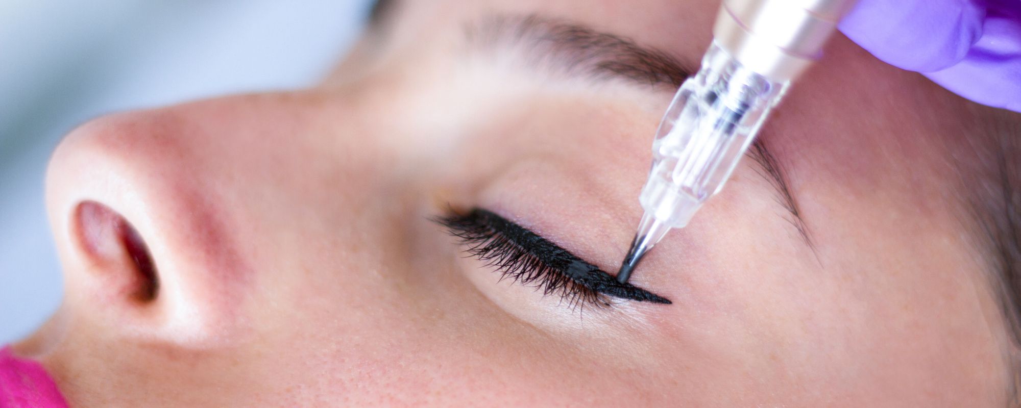 Permanent Make-up-Dienstleistungen 