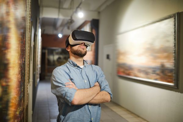 Eröffnung einer VR-Kunstgalerie